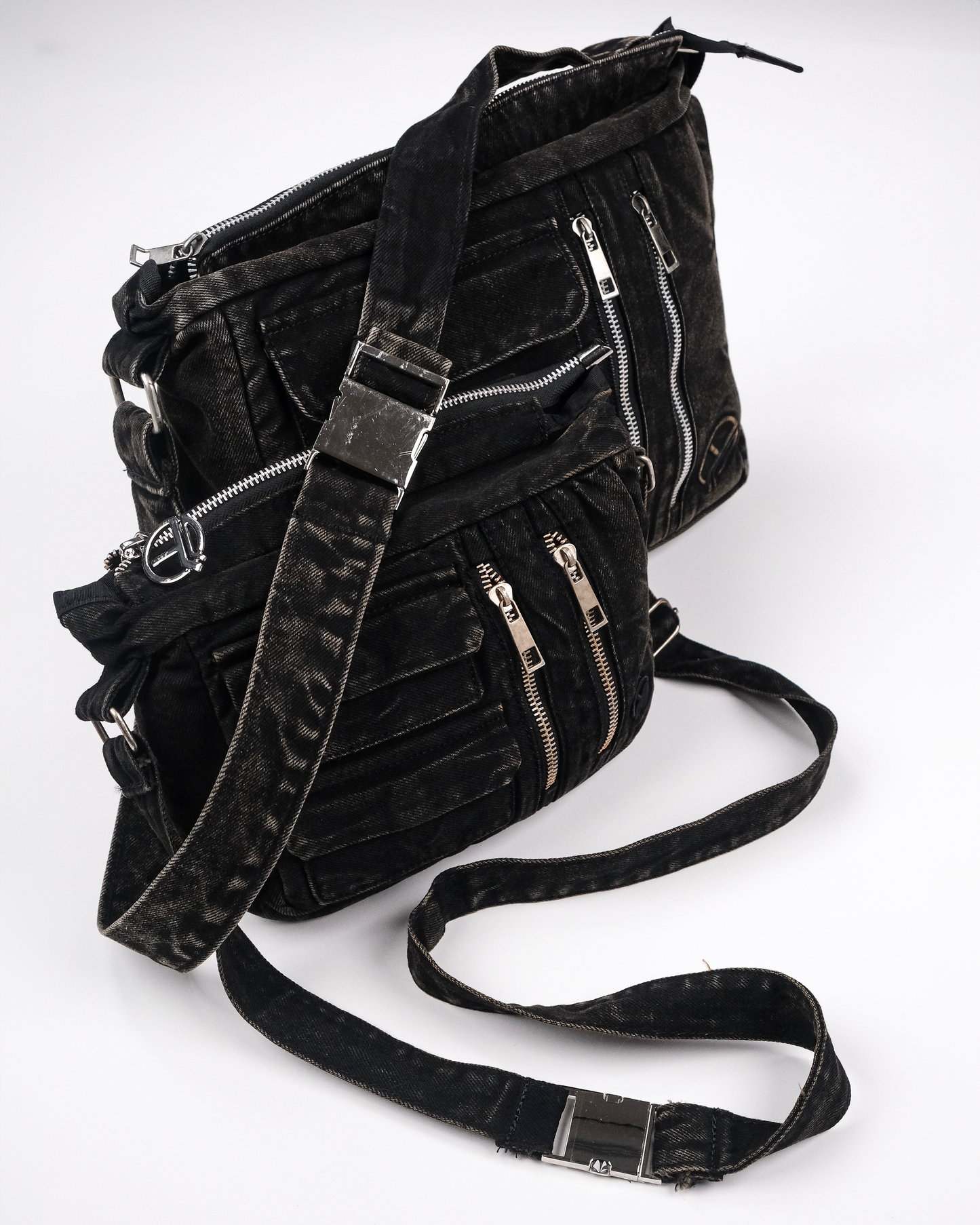 TRAVEL NANO MESSENGER BAG BLACK