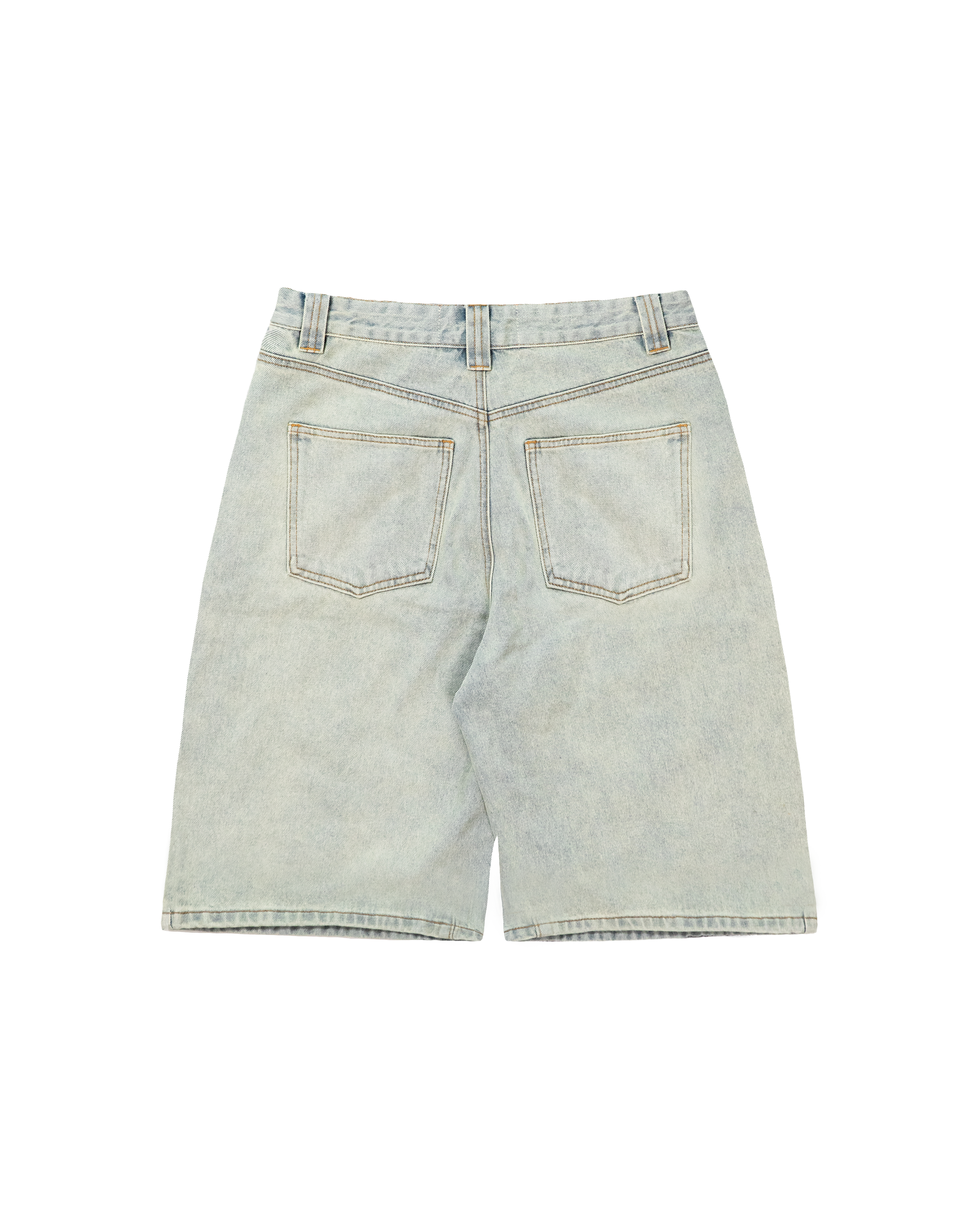 Freisteller der Rückansicht der hellblauen Jorts. Die Shorts ist gerade geschnitten, mit zwei Gesäßtaschen und sichtbaren Nähten.
