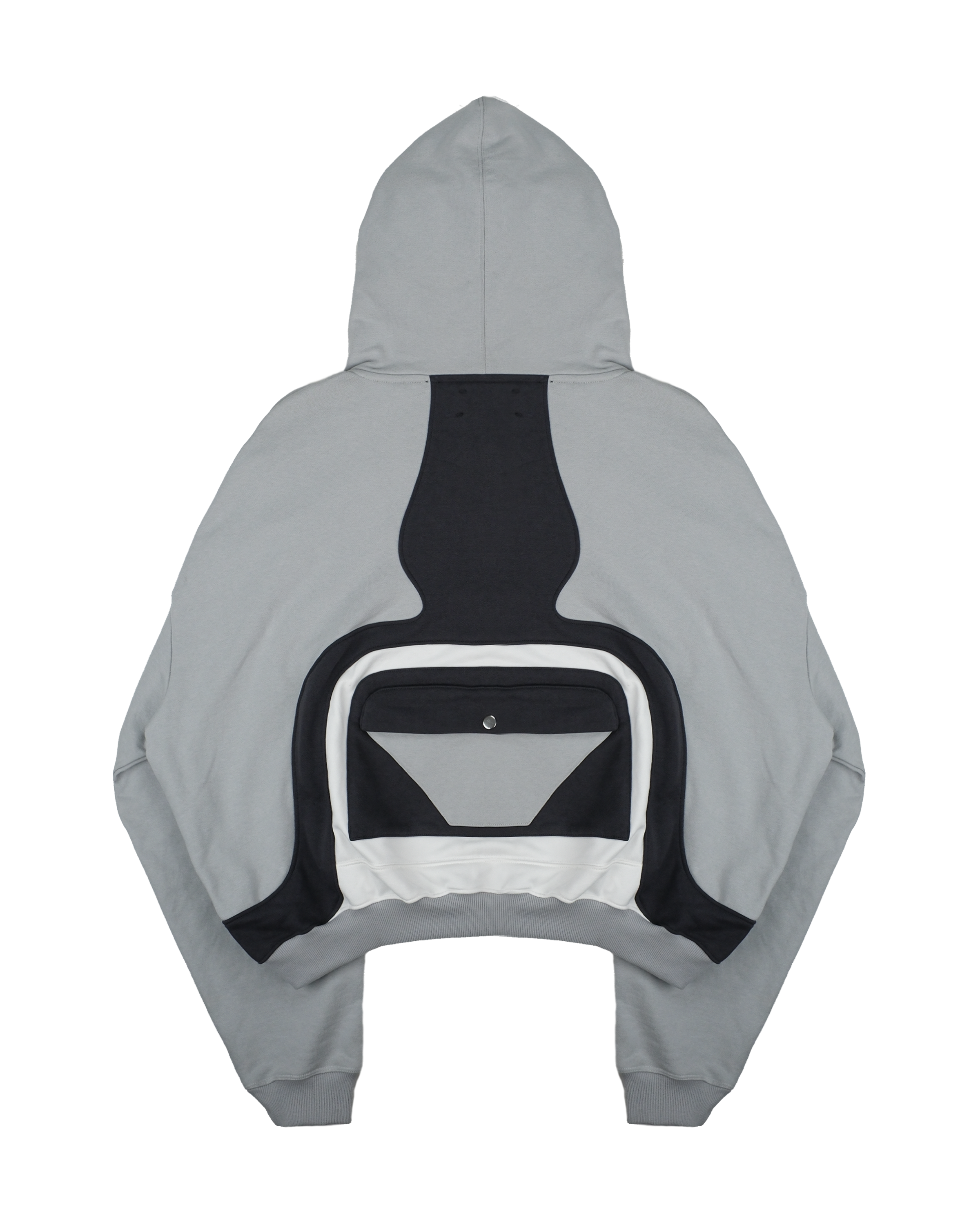 Freigestellte Rückansicht des Zip-Hoodies mit großem, schwarzen und weißen Applikationsmuster, das grafisch an eine stilisierte Rückenform erinnert. Die Kapuze und die Rückentasche mit Druckknopf sind gut erkennbar.