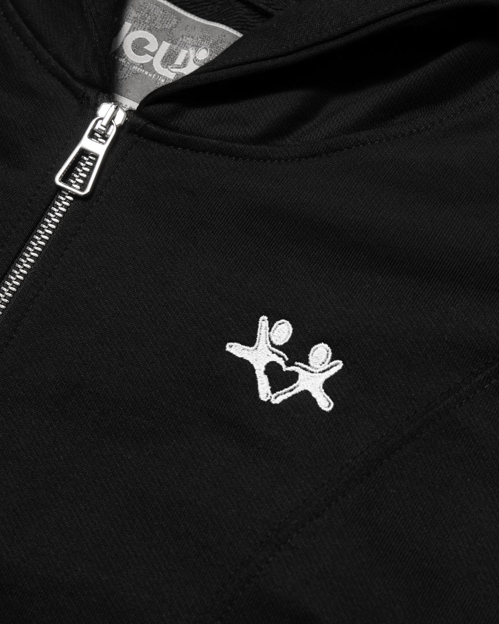 BASIC BLACK ZIP HOODIE