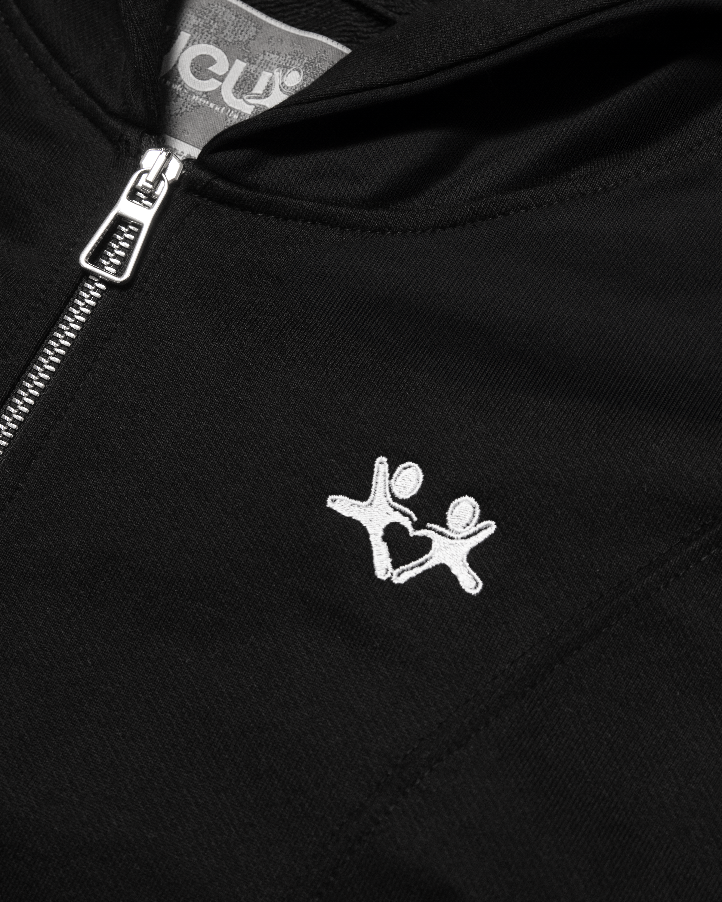 BASIC BLACK ZIP HOODIE