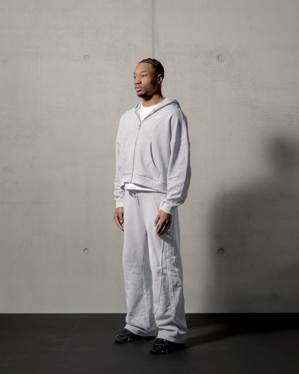 BASIC GREY ZIP HOODIE