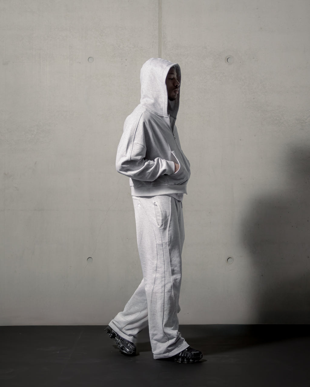 BASIC GREY ZIP HOODIE