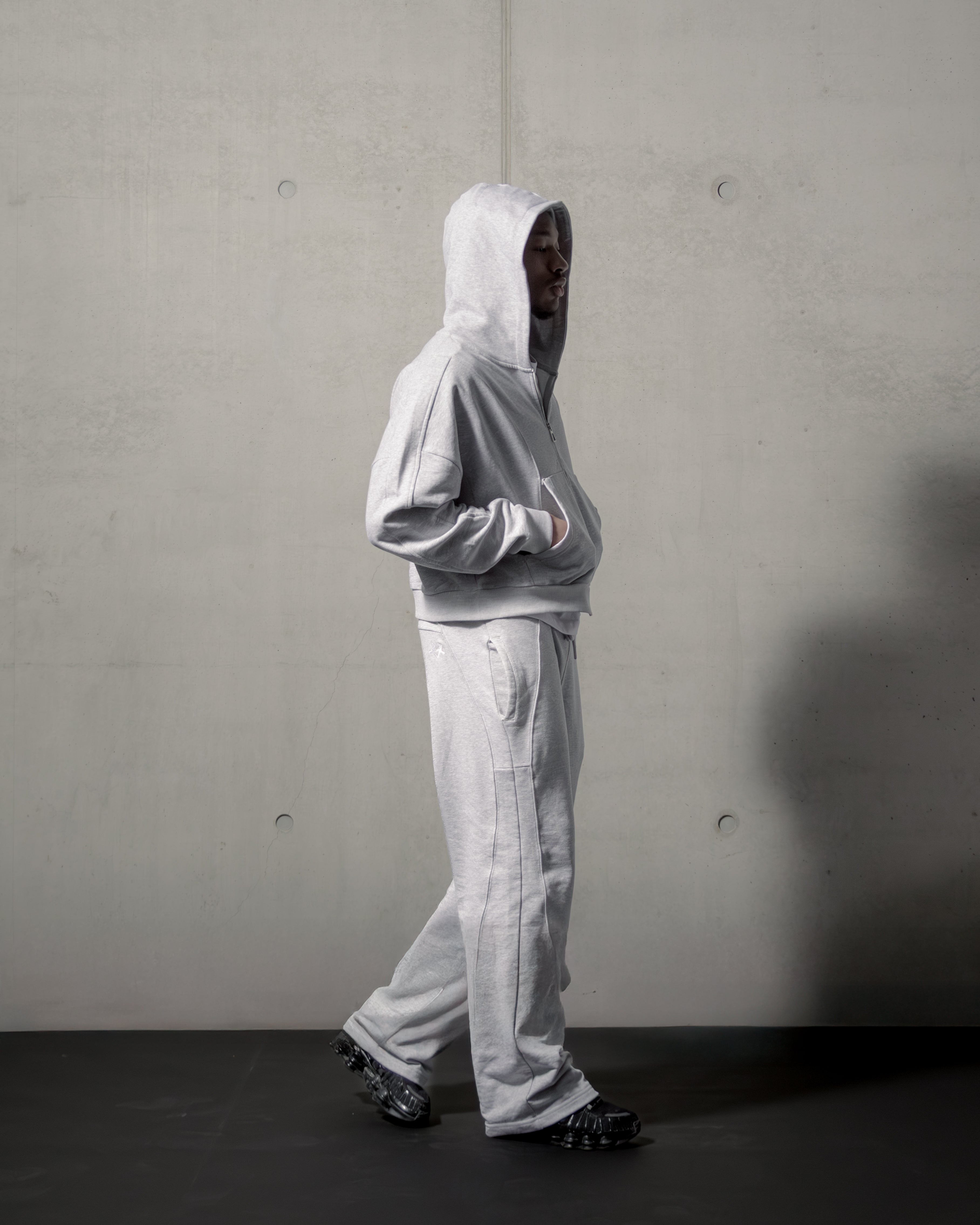 BASIC GREY ZIP HOODIE