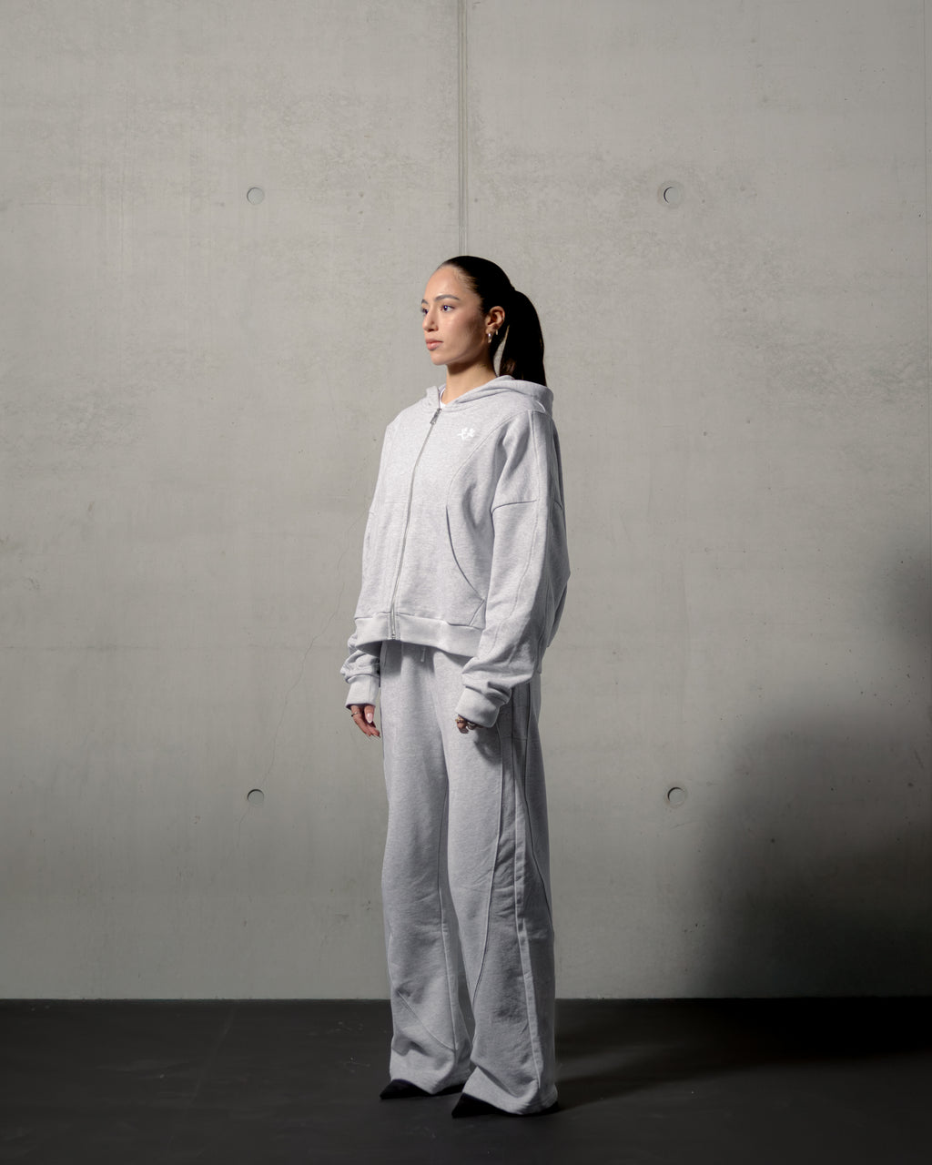 BASIC GREY ZIP HOODIE