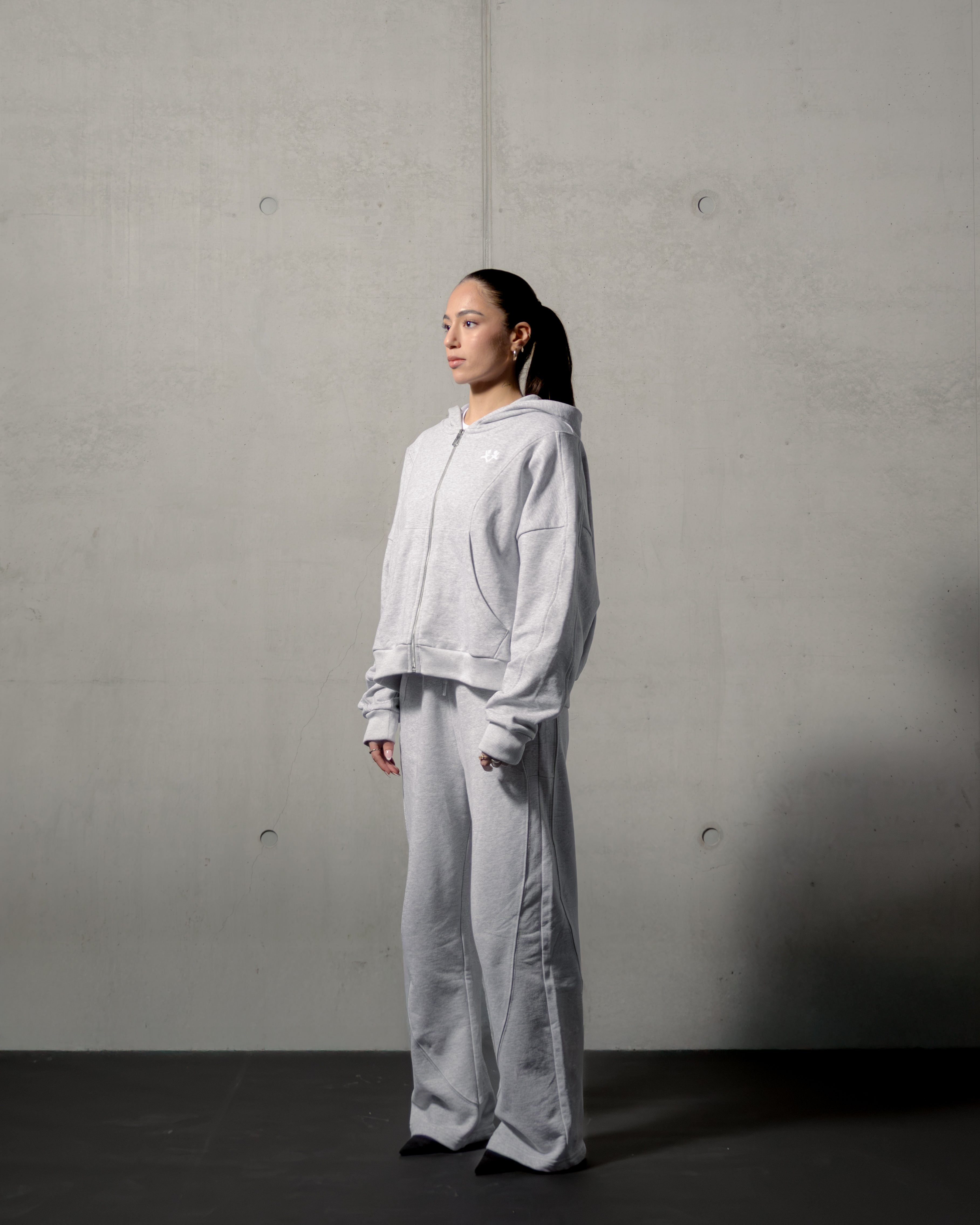 BASIC GREY ZIP HOODIE