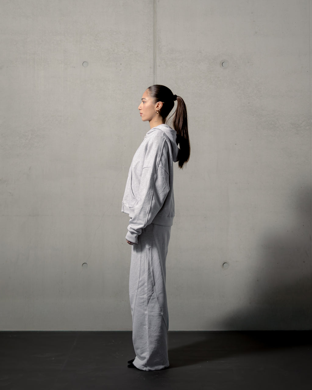 BASIC GREY ZIP HOODIE