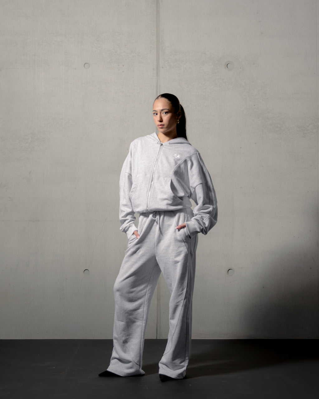 BASIC GREY ZIP HOODIE