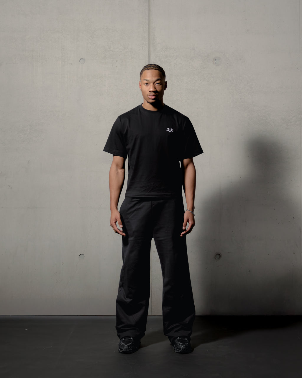 BASIC T-SHIRT BLACK OVERSIZE FIT