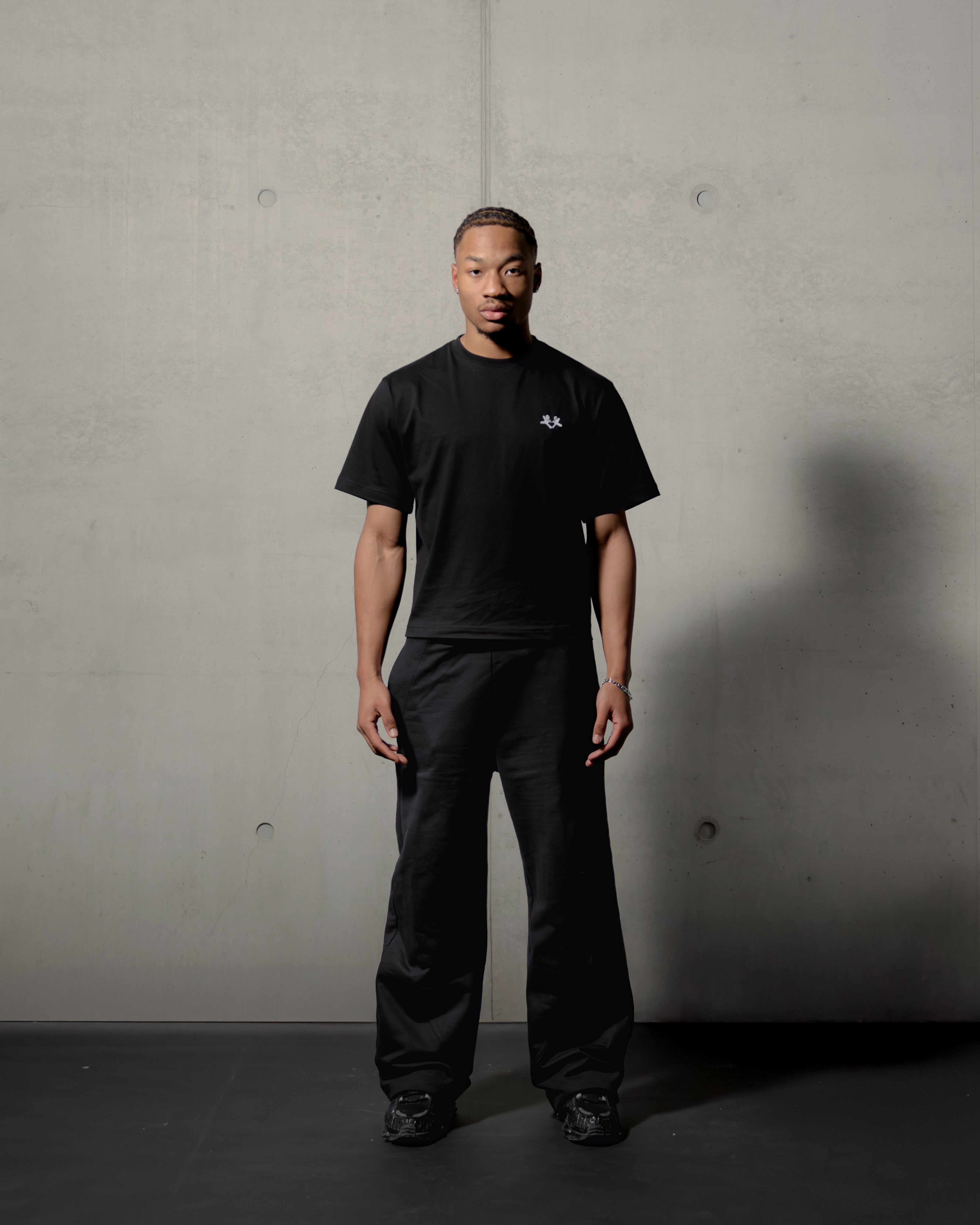 BASIC T-SHIRT BLACK OVERSIZE FIT