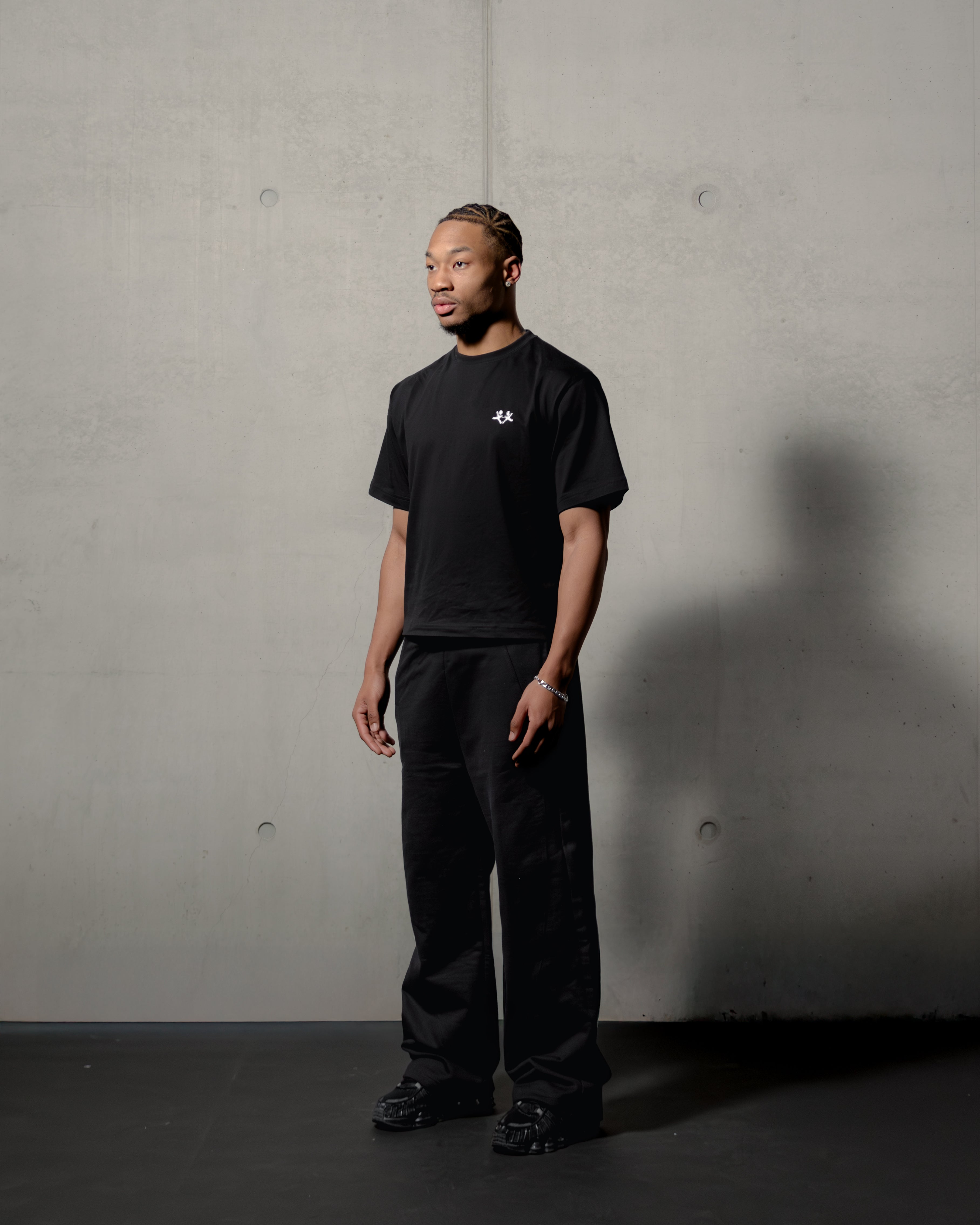 BASIC T-SHIRT BLACK OVERSIZE FIT