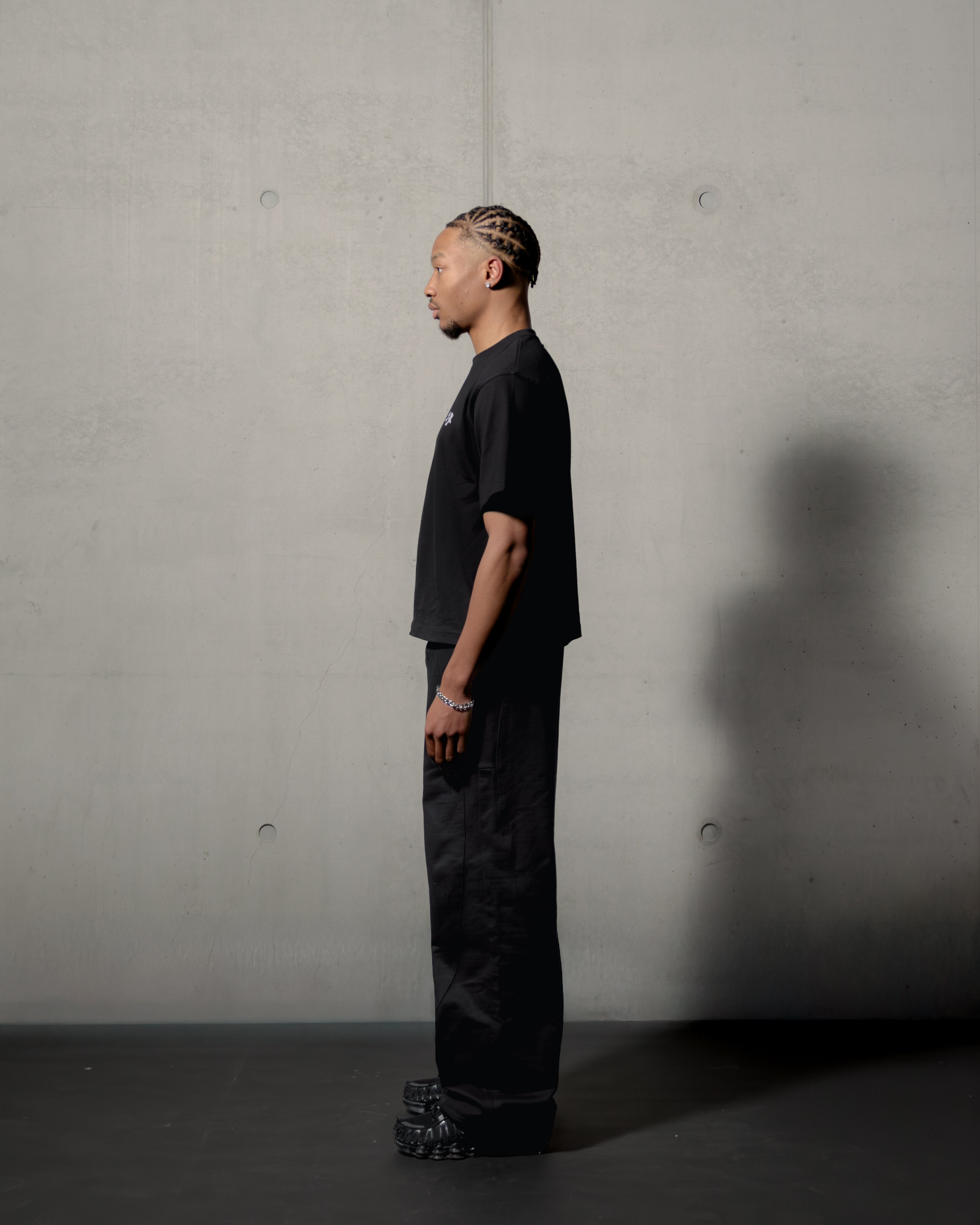 BASIC T-SHIRT BLACK OVERSIZE FIT