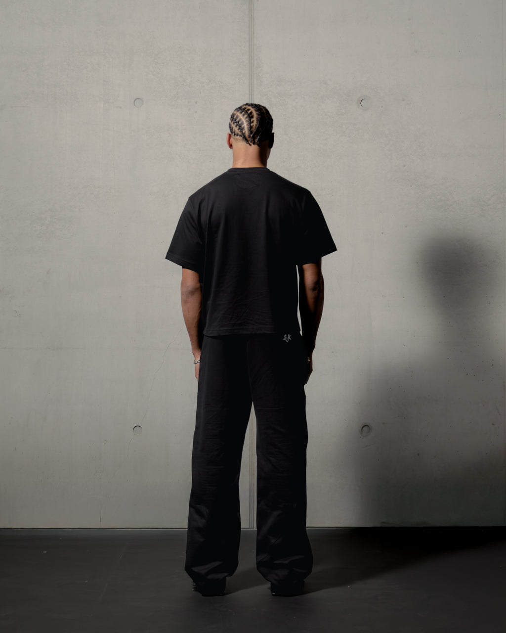 BASIC T-SHIRT BLACK OVERSIZE FIT