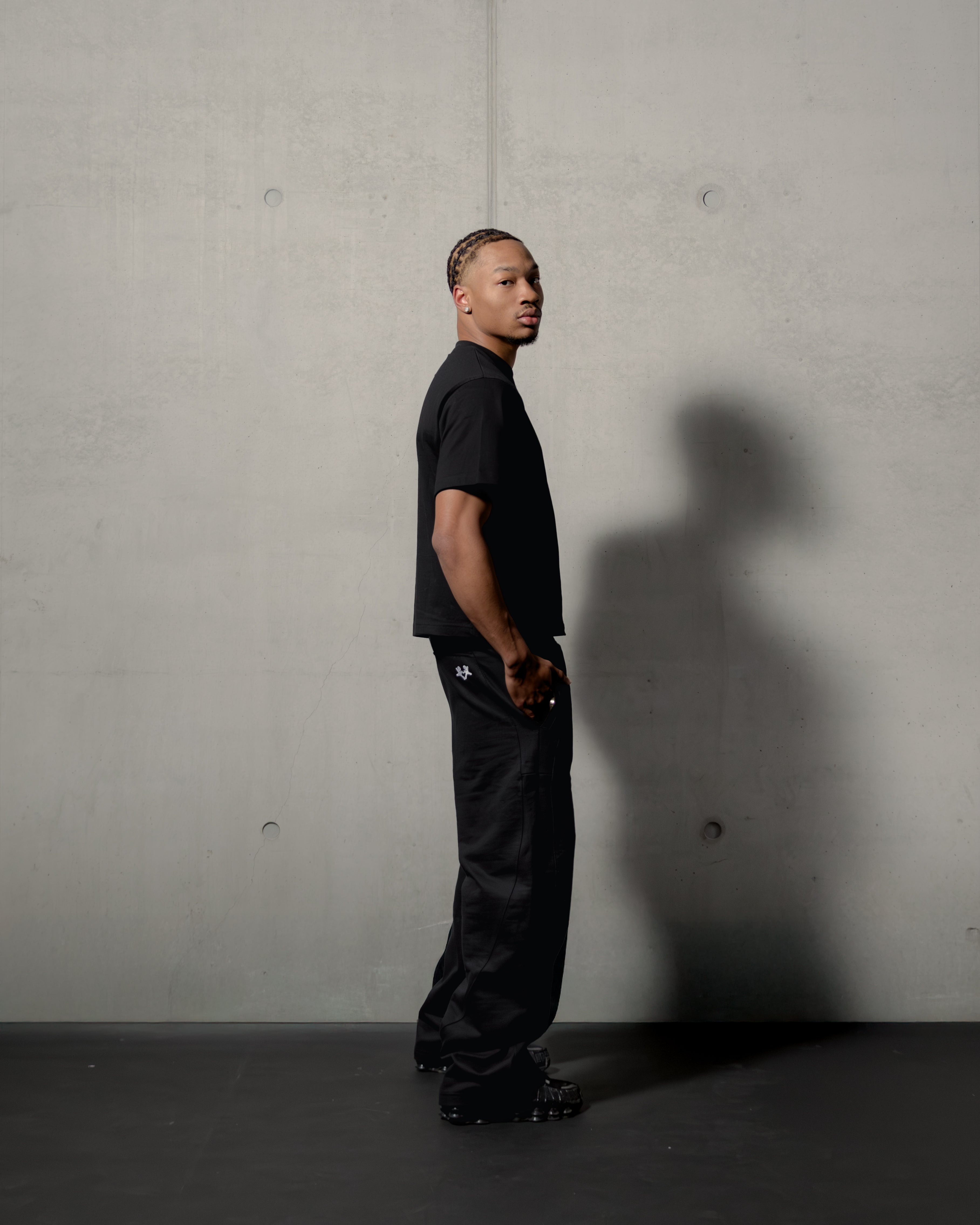 BASIC T-SHIRT BLACK OVERSIZE FIT