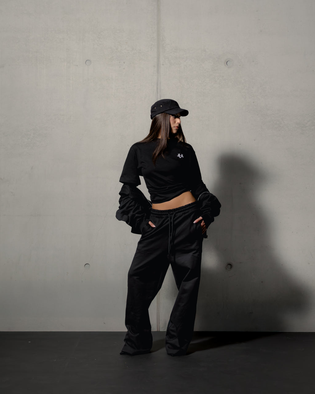 BASIC T-SHIRT BLACK REGULAR FIT