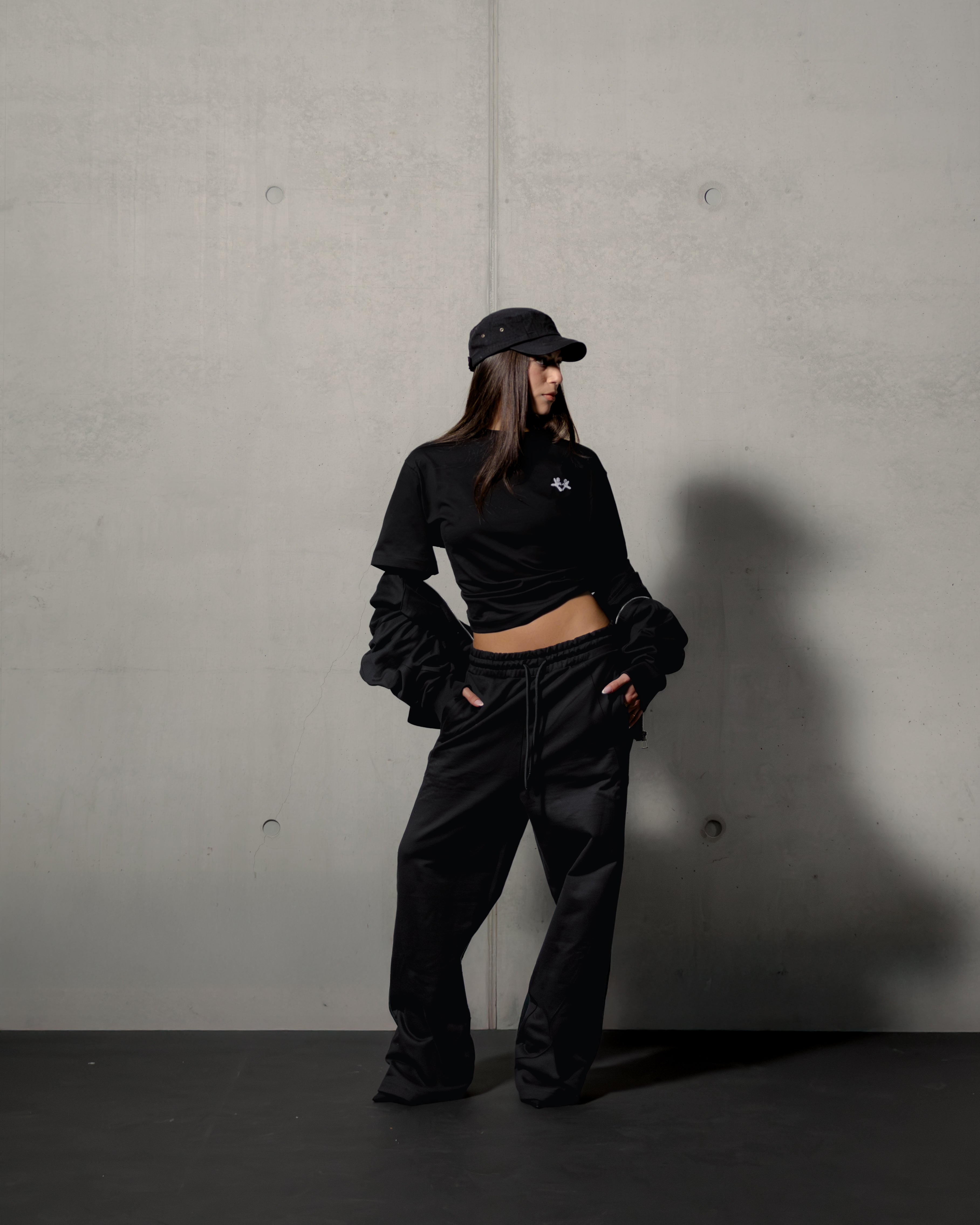 BASIC T-SHIRT BLACK REGULAR FIT